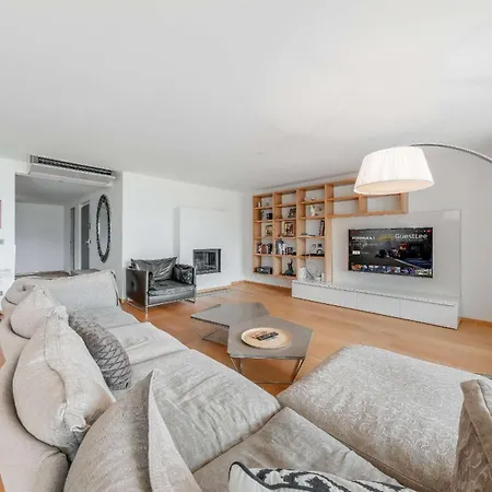 Daire Luxury 4-bedroom At Le National By Guestlee Montrö