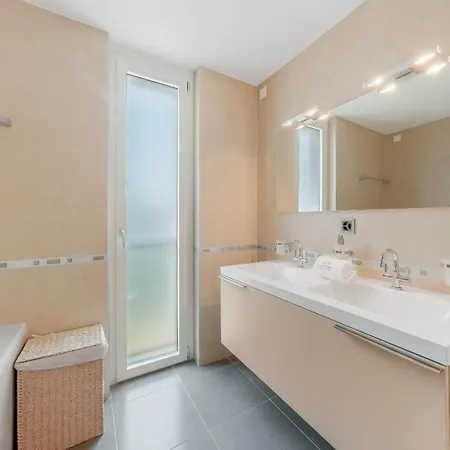 Daire Luxury 4-bedroom At Le National By Guestlee Montrö